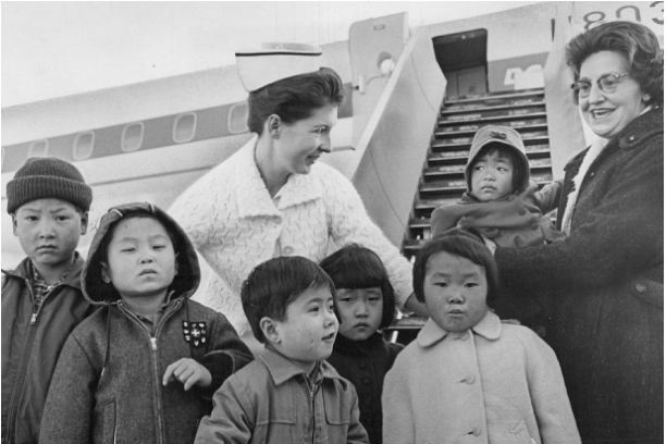 韓國原來曾有「孤兒輸出國」之稱！到底什麼原因要讓韓國人把這些兒童送到外國？